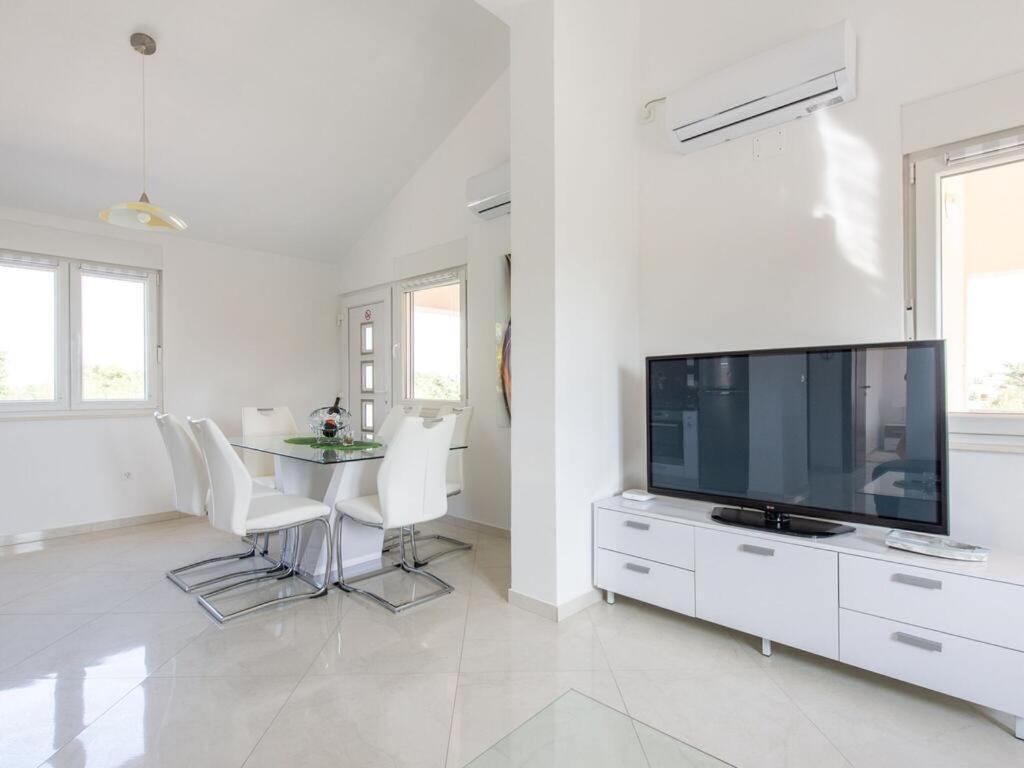 Apartmani Velic Vir Exterior photo