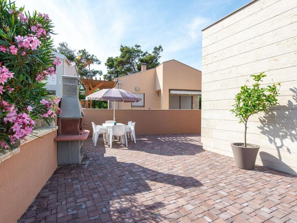 Apartmani Velic Vir Exterior photo